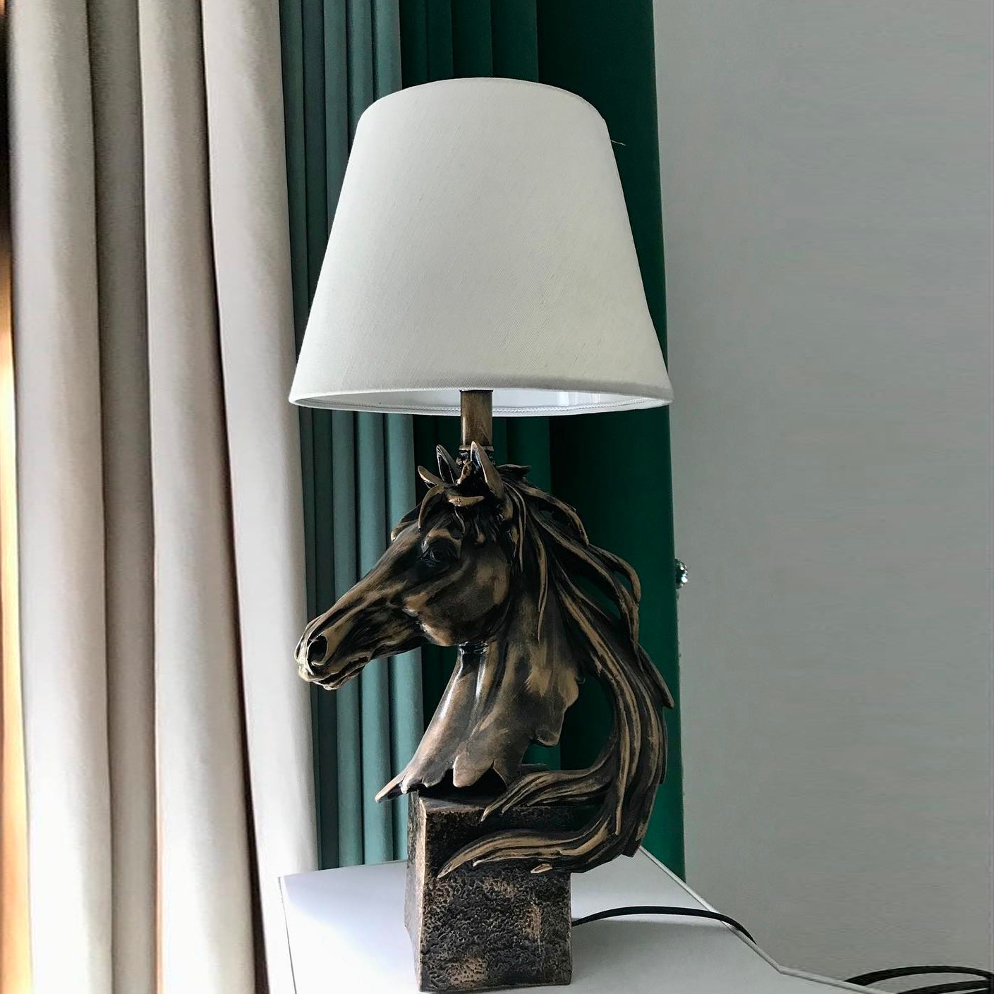 Luminosity Horse Lamp — sculptural gold animal lamp with warm ambient glow for modern living room lamps Luminosity Horse Lamp — sculptural gold animal lamp with warm ambient glow for modern living room lamps