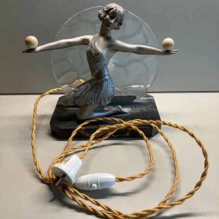 ART DECO LADY LAMP