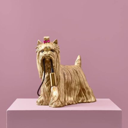 Dog Daisy Gold Table Lamp – sculptural animal gold table lamp in polyresin and metal finish