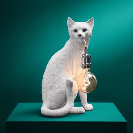 Cat Chouchou White Table Lamp — sculptural white cat animal lamp in polyresin and metal, 44.5 cm tall, novelty deco art lamp for modern living room, bedroom or office | Lume Art Gallery