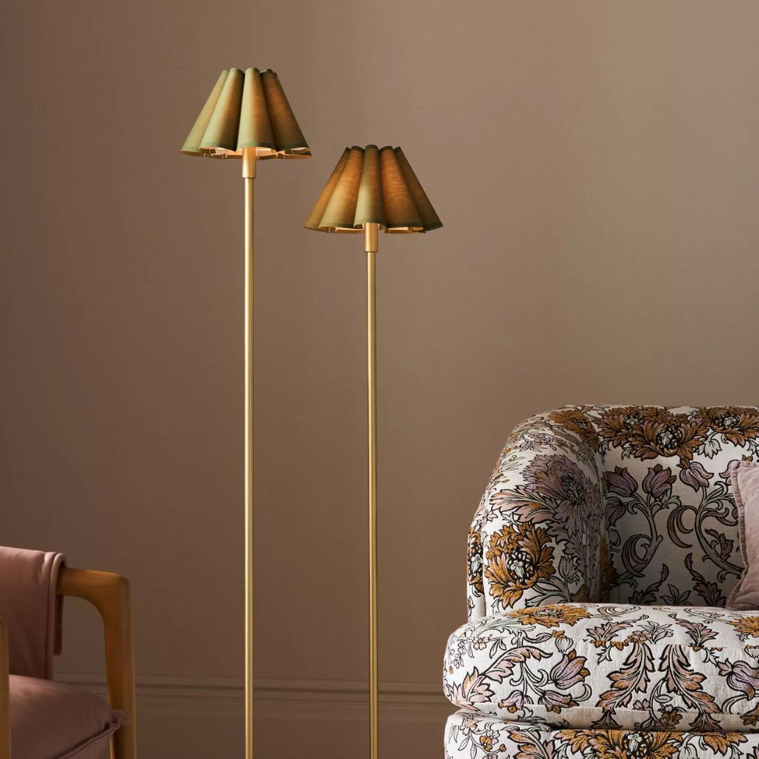 1 POLLY SCALLOPED SHADED METAL FLOOR LAMP