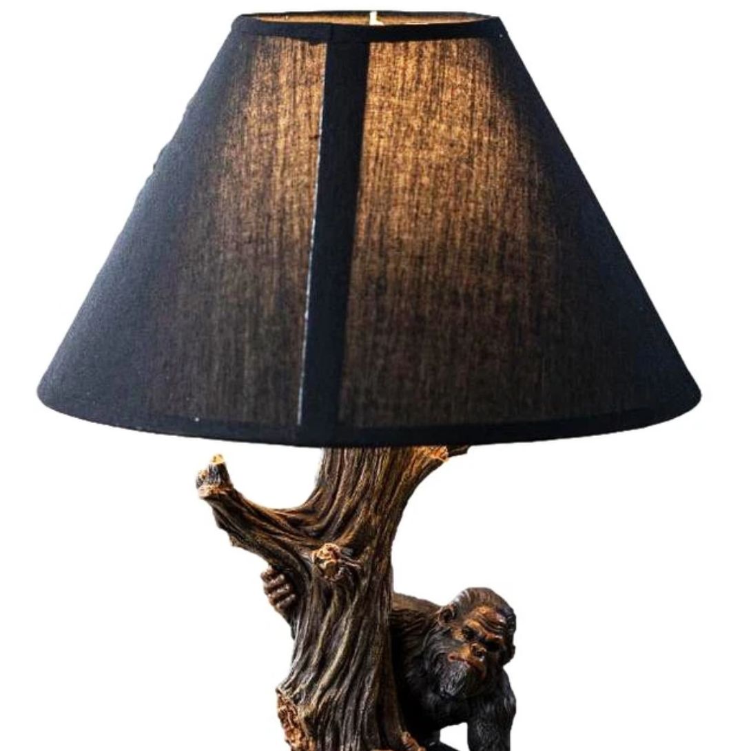 1 MYTHICAL CREATURE SASQUATCH BIG FOOT CRYPTID APE BY TREE TRUNK TABLE LAMP DECOR