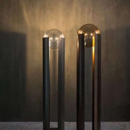 SCULPTURAL FLOOR LAMP WITH TRANSPARENT GLOBE SHADE