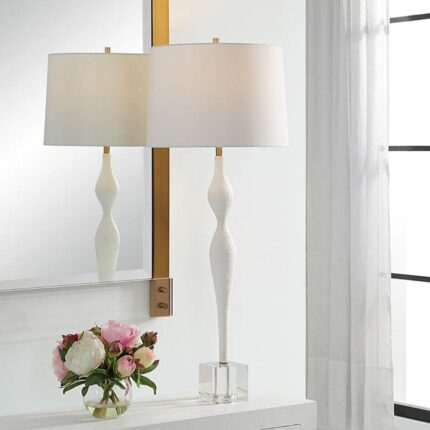 MODERN SCULPTURE WHITE CERAMIC TABLE LAMP