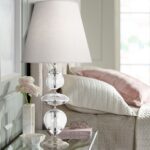 CLEAR CRYSTAL OYSTER SHADE TABLE LAMP