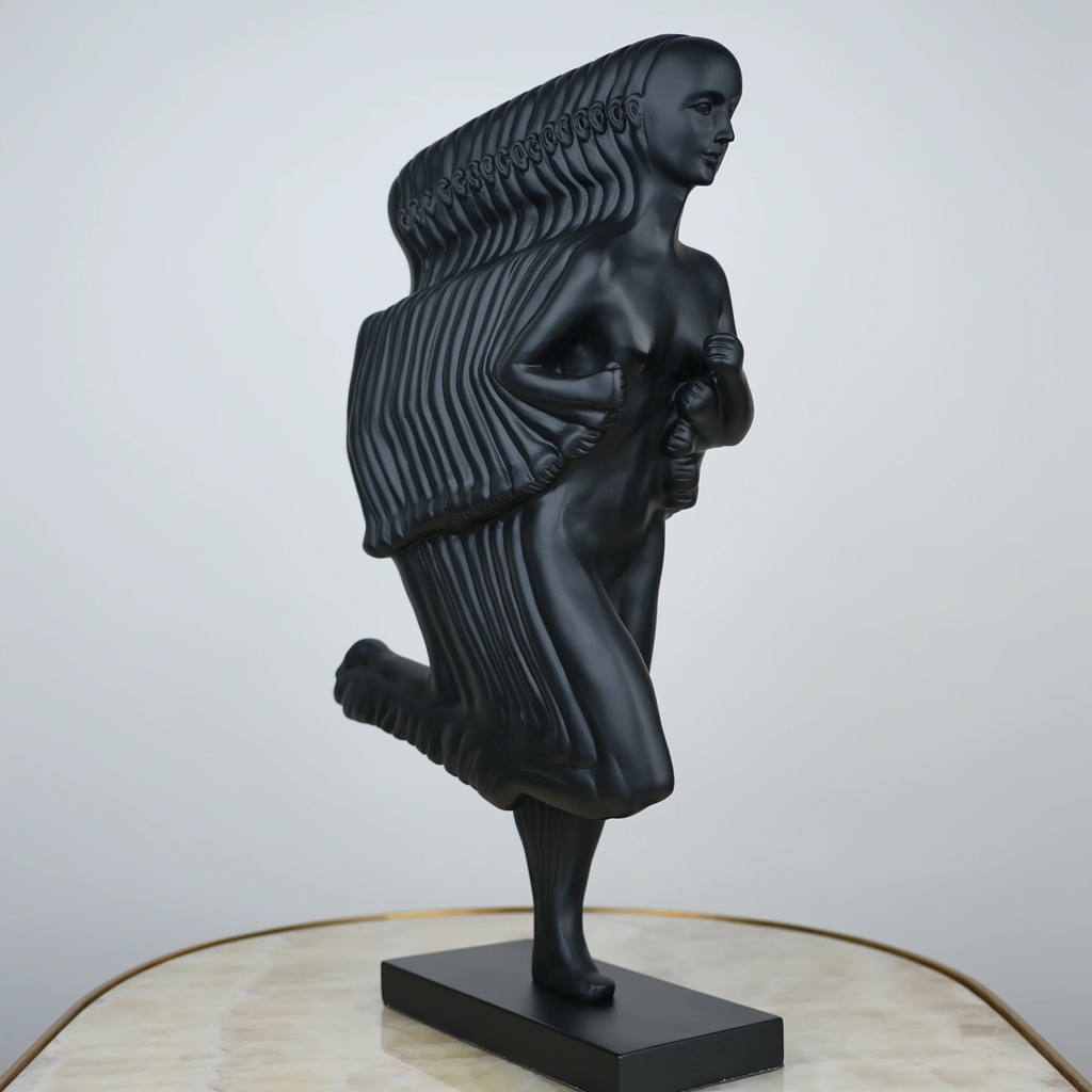 2_dynamic_motion_figurine_7 DYNAMIC MOTION FIGURINE BLACK