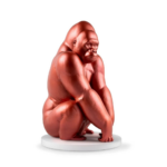 GORILLA SCULPTURE METALLIC RED in matte porcelain on white lacquered wood base