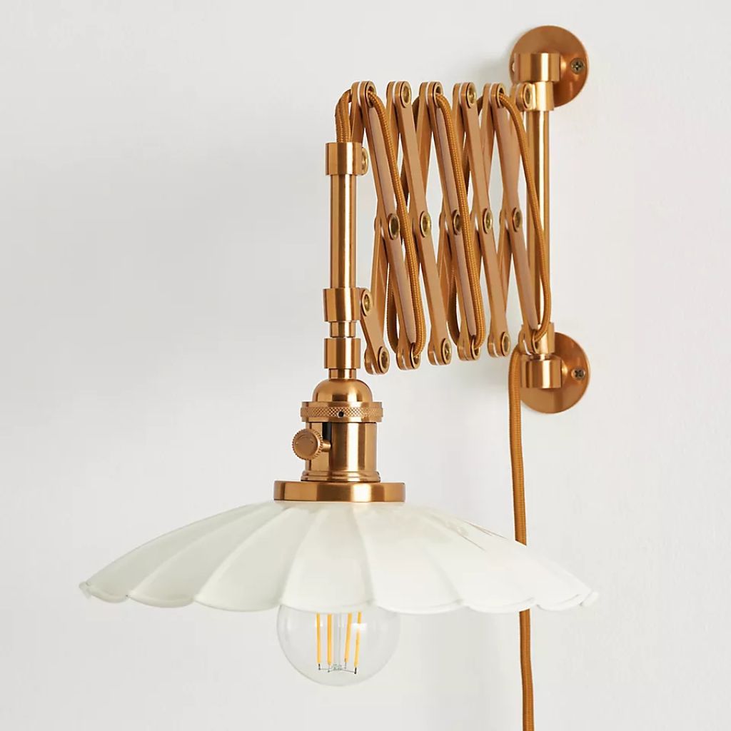GRETA SCALLOPED ACCORDION SCONCE WALL LIGHT IN BRASS GRETA SCALLOPED ACCORDION SCONCE WALL LIGHT IN BRASS