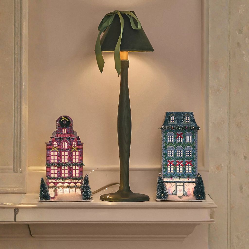 BOSETTE GREEN BOW VELVET AND WOOD TABLE LAMP BOSETTE GREEN BOW VELVET AND WOOD TABLE LAMP