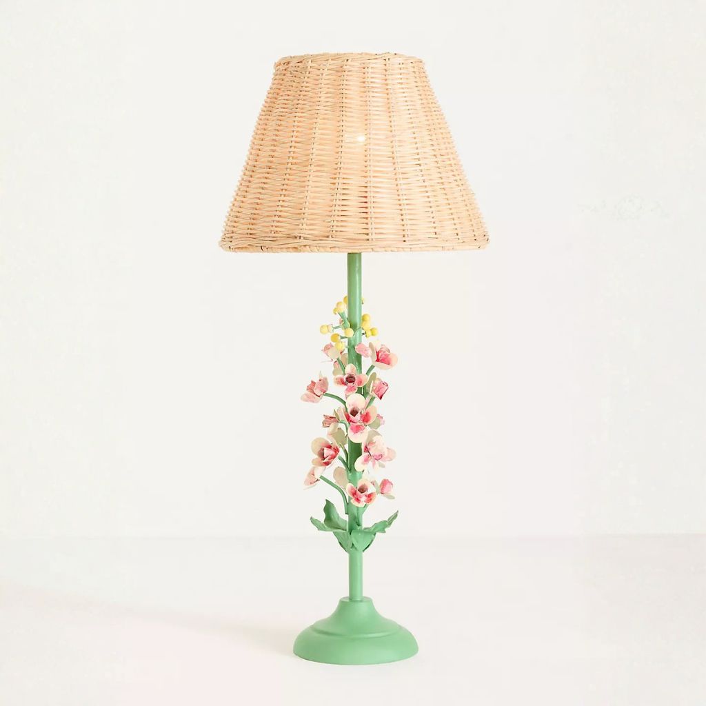 FLORAL TOLE IRON TABLE LAMP IN SNAP DRAGON FLORAL TOLE IRON TABLE LAMP IN SNAP DRAGON
