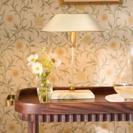 DAPHNE TOLE TABLE LAMP