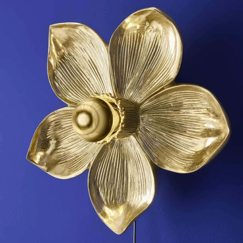 BLOOM FLOWER WALL LIGHT IN GOLD BLOOM FLOWER WALL LIGHT IN GOLD