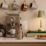 ADDISON ROSS SCALLOP LACQUERED CORDLESS RECHARGEABLE LED TABLE LAMP IN LIGHT GREEN