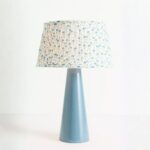 AVALINA ENAMELED METAL TABLE LAMP WITH PRINTED PLEATED SHADE