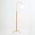CURVES FLOOR LAMP WITH METAL FRAME AND RATTAN SHADE